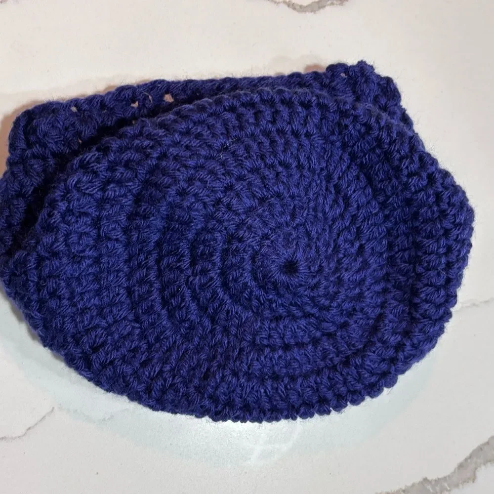 Handmade Knit Hat Mittens Set in Navy Blue Hand made Youth OSFA Stretch Beanie